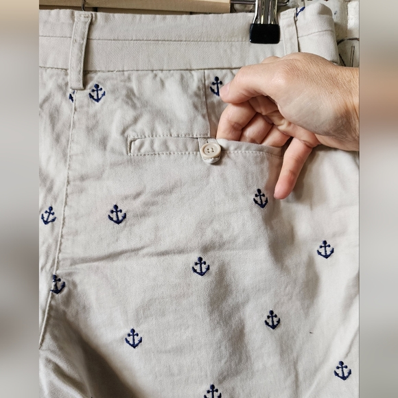 Khaki embroidered tailored shorts - Picture 10 of 16